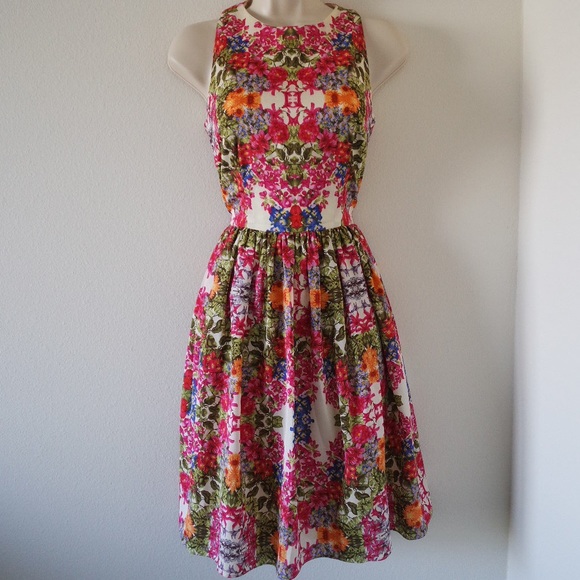 Maggy London Dresses & Skirts - Maggy london floral dress